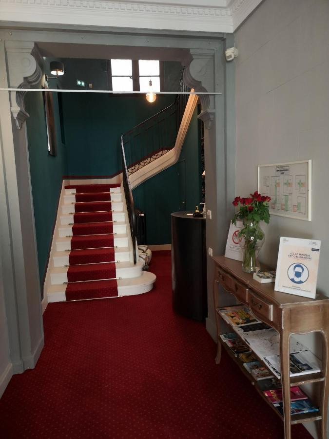 נים Hotel De L'Amphitheatre מראה חיצוני תמונה
