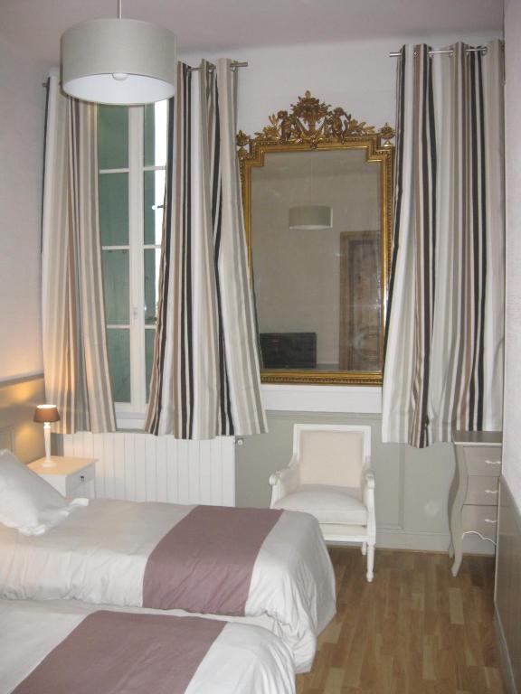 נים Hotel De L'Amphitheatre חדר תמונה