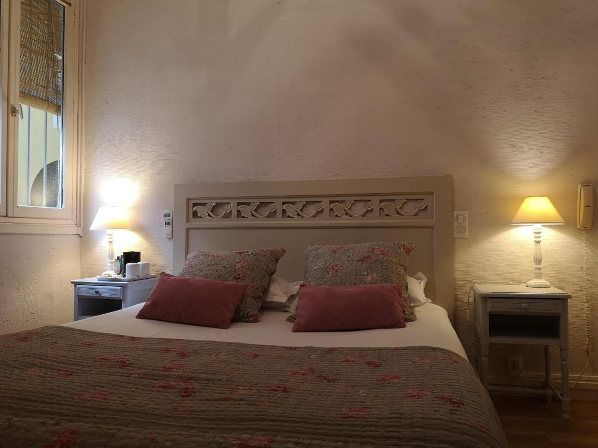 נים Hotel De L'Amphitheatre מראה חיצוני תמונה