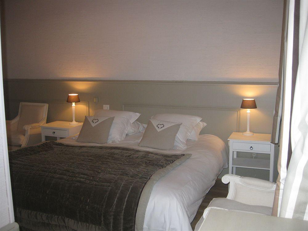 נים Hotel De L'Amphitheatre מראה חיצוני תמונה